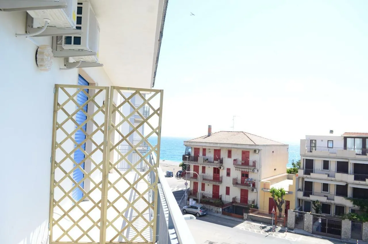 Fondachello Beach House2 - Fondachello-Apartments Com