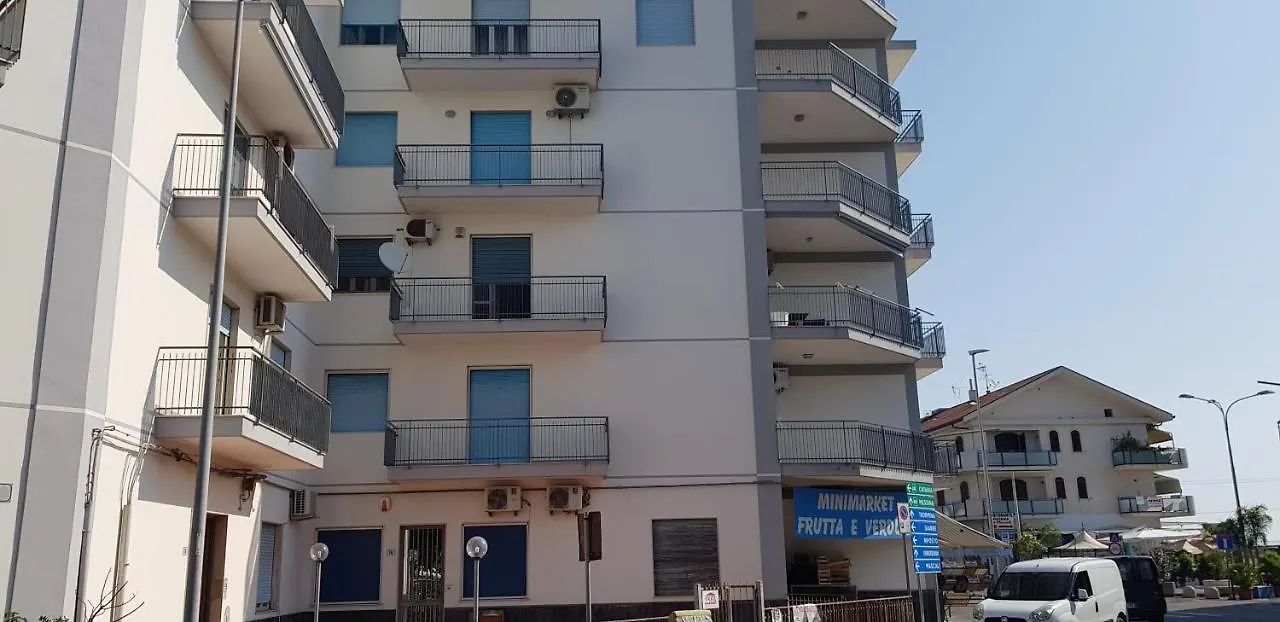 Fondachello Beach House2 - Fondachello-Apartments Com